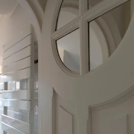 Sunbeam Family House At Seaside *