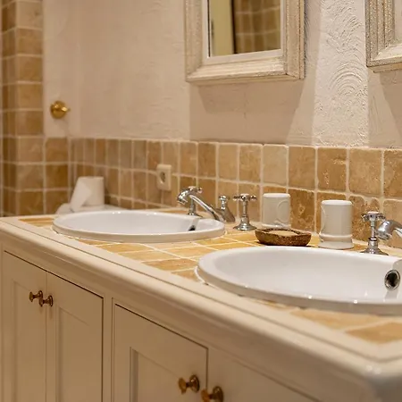 Sunbeam Family House At Seaside *