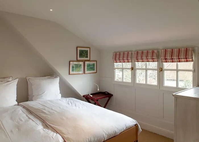 Sunbeam Family House At Seaside *