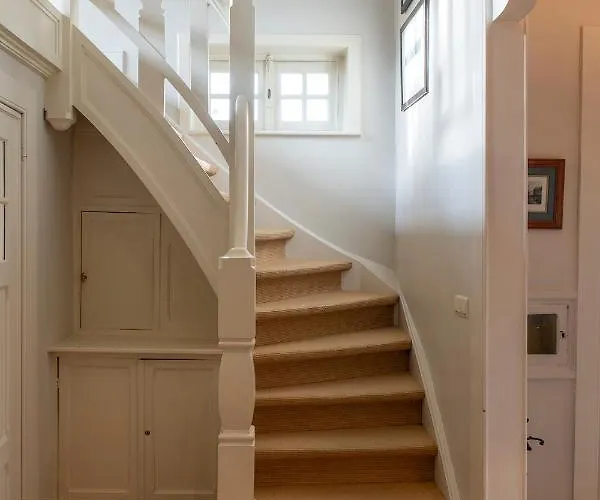 Villa Sunbeam Family House At Seaside *