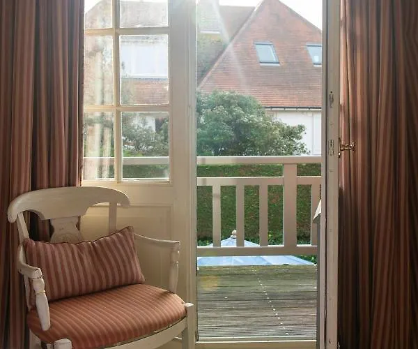 Sunbeam Family House At Seaside Villa Knokke-Heist